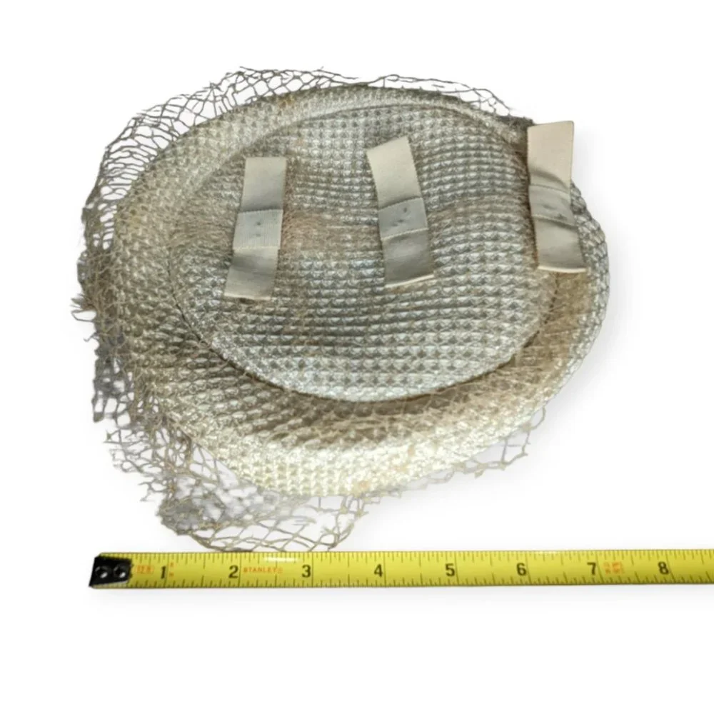 Vintage Ivory Pill Box Hat with Net Veil - Picture 11 of 12
